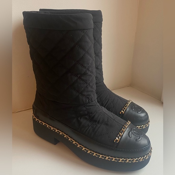 Authentic New CHANEL Logo Apres Ski Winter Boots - Size 36 - Picture 3 of 13